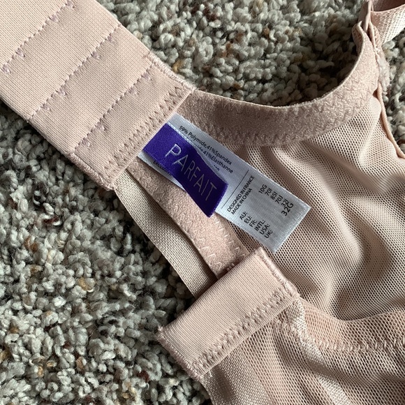 Parfait Maya Unlined Plunge Bra Classic Shape Wear with Underwire - Picture 7 of 13